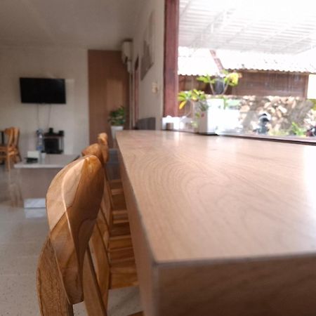 Mayeka Transit Hostel Bandara Internasional Lombok Praya Kültér fotó