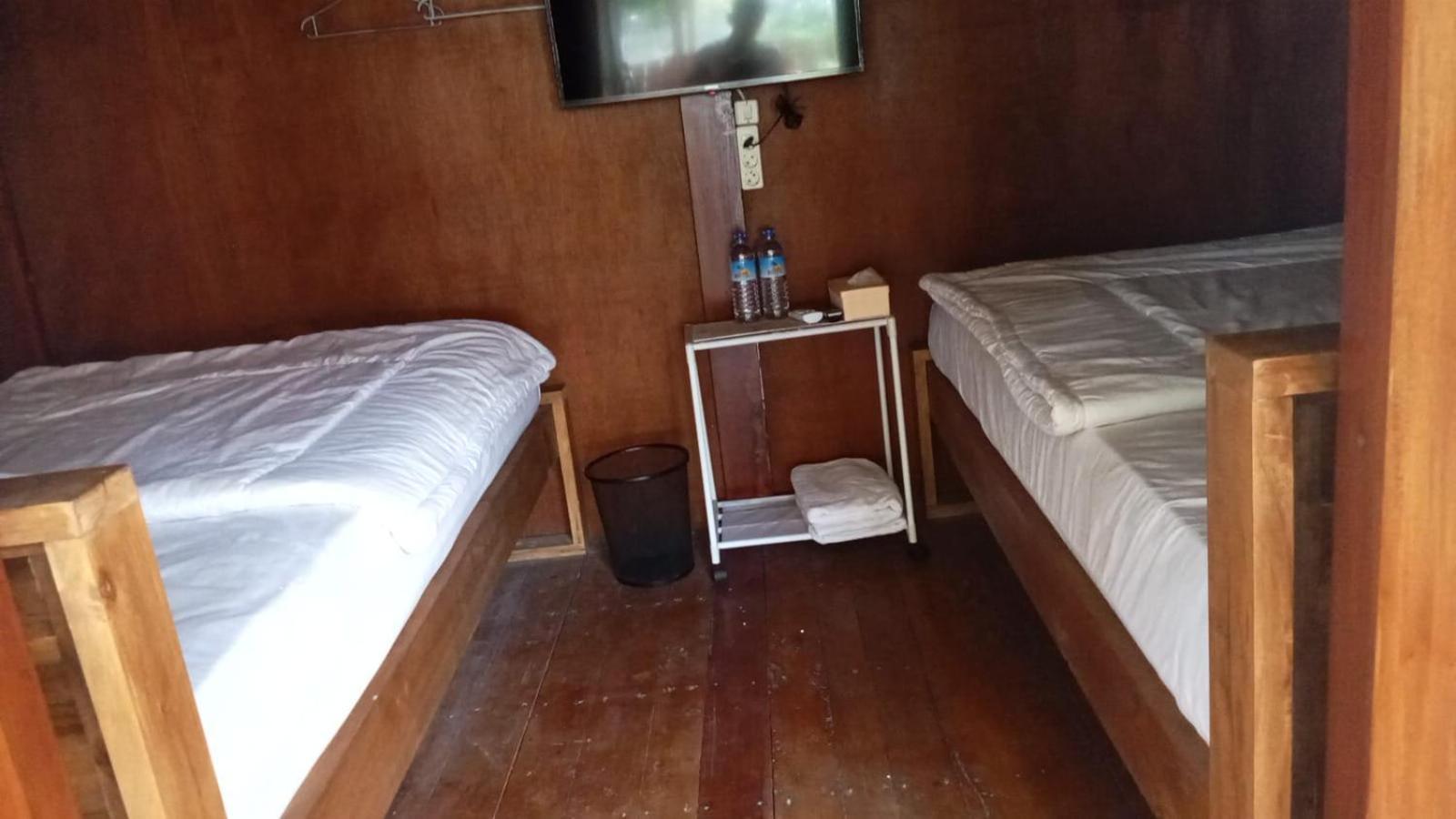Mayeka Transit Hostel Bandara Internasional Lombok Praya Szoba fotó