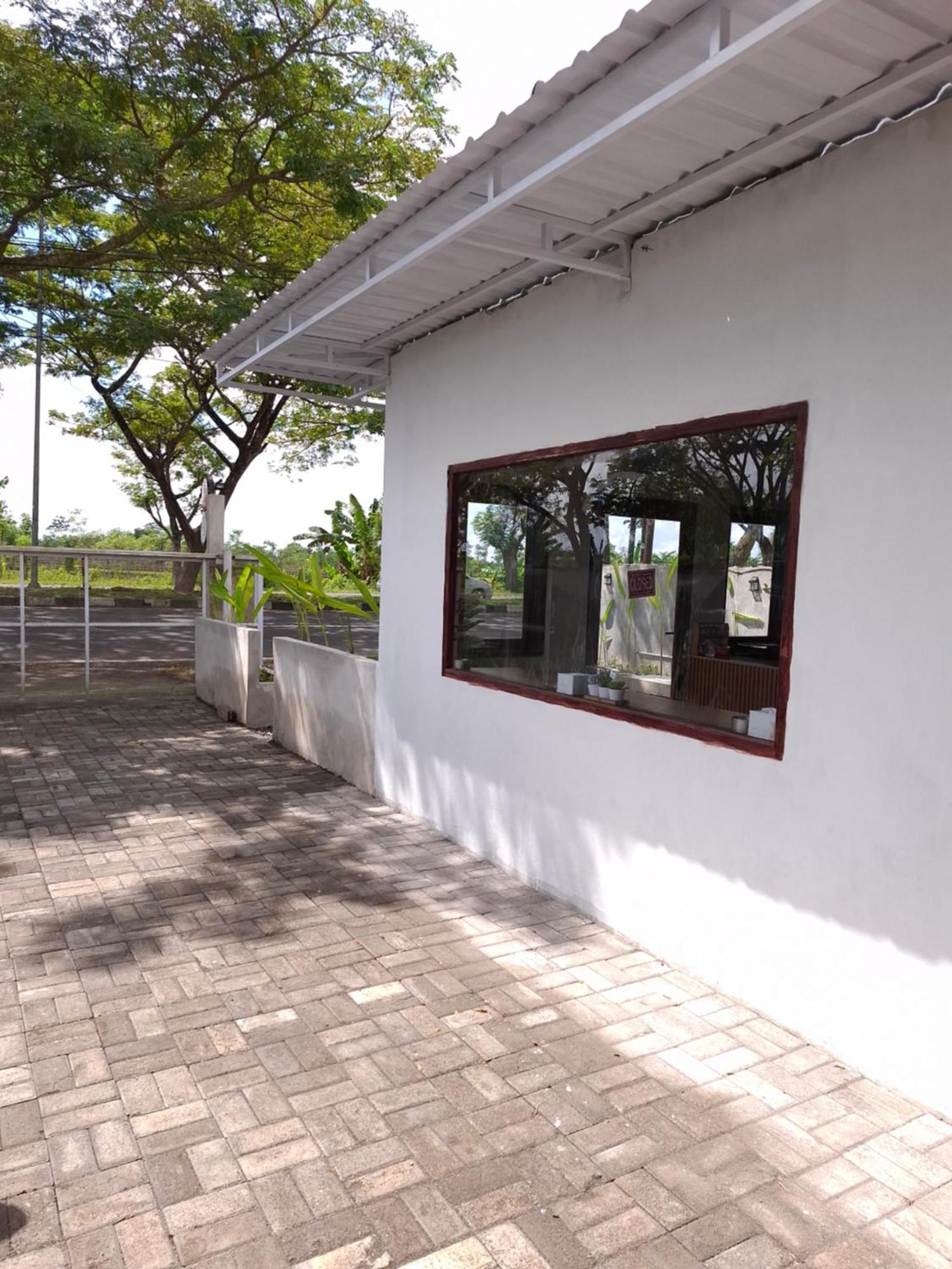 Mayeka Transit Hostel Bandara Internasional Lombok Praya Kültér fotó