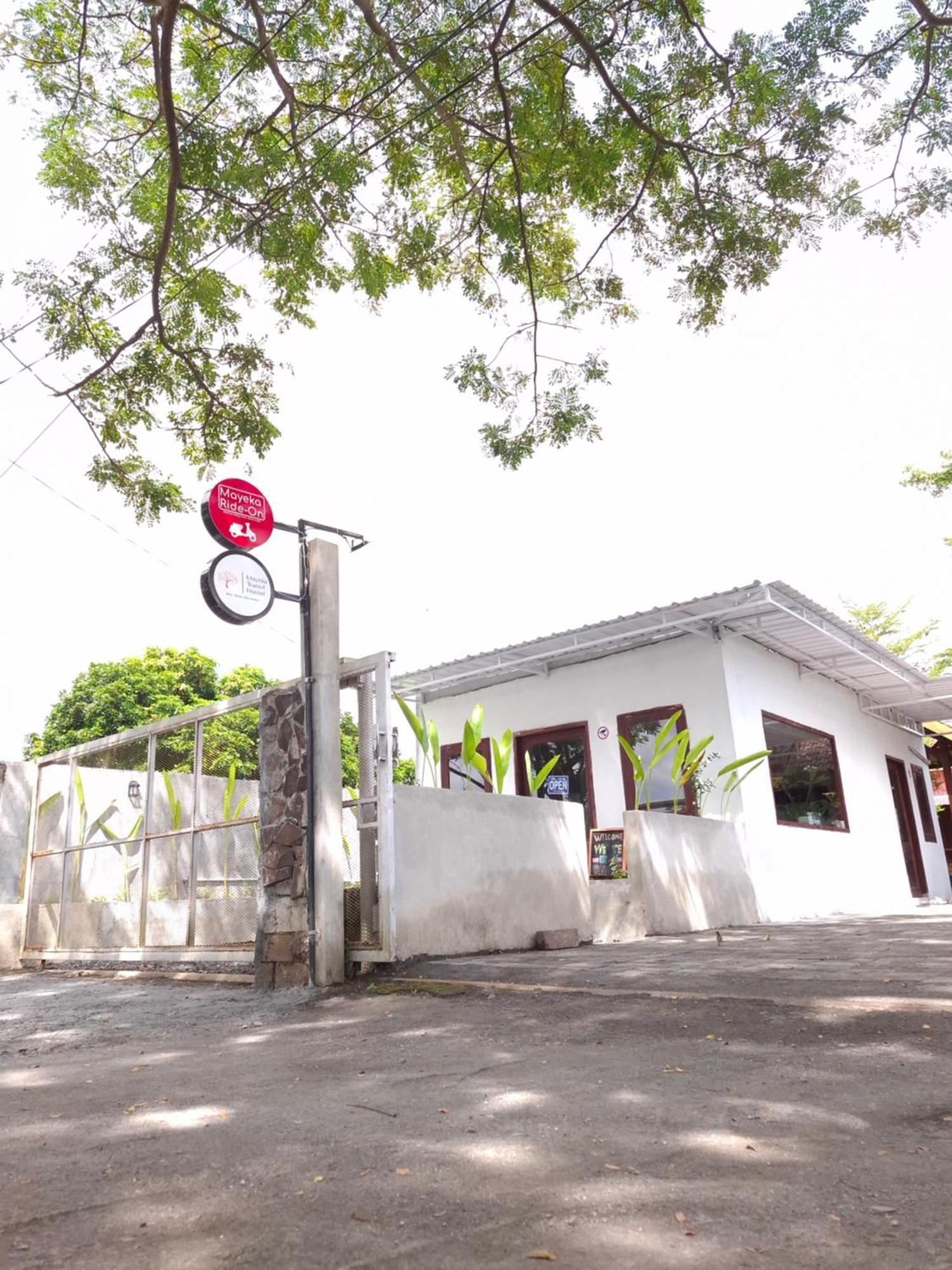 Mayeka Transit Hostel Bandara Internasional Lombok Praya Kültér fotó