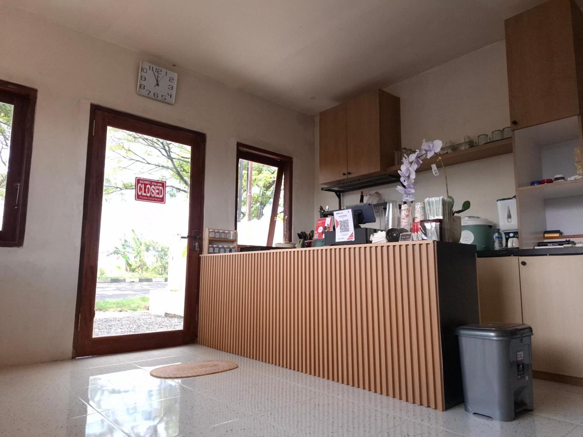 Mayeka Transit Hostel Bandara Internasional Lombok Praya Kültér fotó